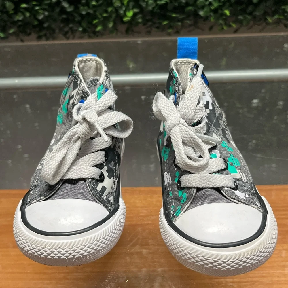 Converse fun vibrant